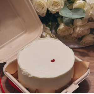Egyedi Mini Bento torta személyre szabható díszítéssel – Sweet Magnolia Budapest